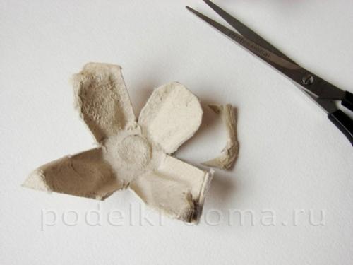 Маки из яичных лотков. Цветы из яичных лотков Отредактирова. 2022