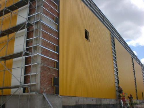 Какие материалы можно использовать для обшивки профлистом. Обшивка дома профлистом – плюсы и минусы