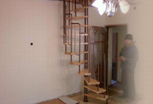 Металлическая винтовая лестница: инструкция по созданию 09