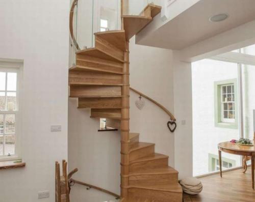 Металлическая винтовая лестница: инструкция по созданию 11