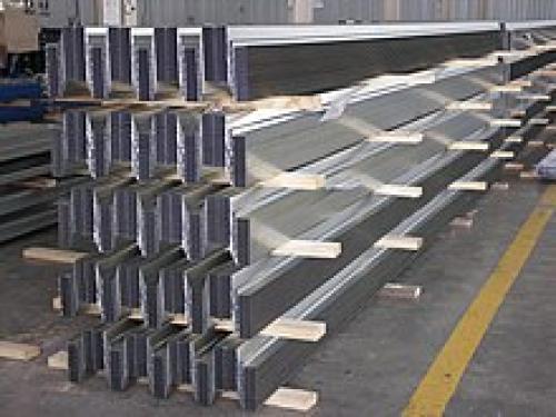 Защитите свой гараж от непогоды с помощью профлиста: простые инструкции 01 Защитите свой гараж от непогоды с помощью профлиста: простые инструкции 01