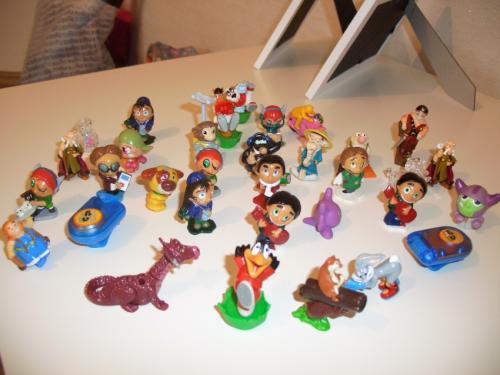 Что можно сделать из игрушек Киндер сюрприза. Поделки из киндеров — лучшие идеи создания поделок и украшений из пластиковых контейнеров (105 фото)