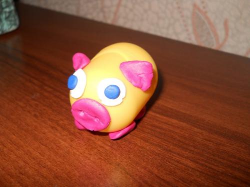 Что можно сделать из игрушек Киндер сюрприза. Поделки из киндеров — лучшие идеи создания поделок и украшений из пластиковых контейнеров (105 фото)