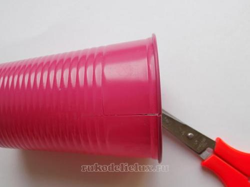 Корзинка и подставки для пасхальных яиц из лотка.  Корзиночка из пластикового стаканчика