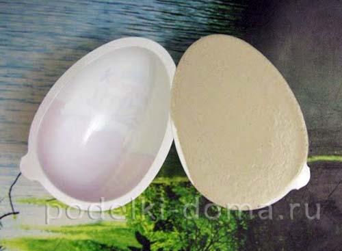 Поделки к Пасхе из яичных лотков. Подставки для яиц на Пасху из картонных лотков 31