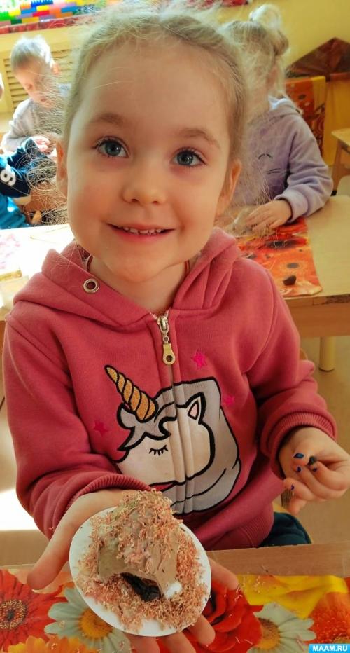 Какие игрушки можно сделать из коробок из-под яиц. Поделки из яичных лотков и упаковки для яиц