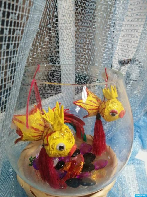 Какие игрушки можно сделать из коробок из-под яиц. Поделки из яичных лотков и упаковки для яиц