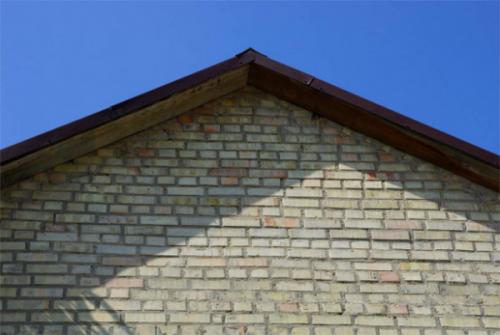 Стильные решения для оформления фронтона частного дома 14