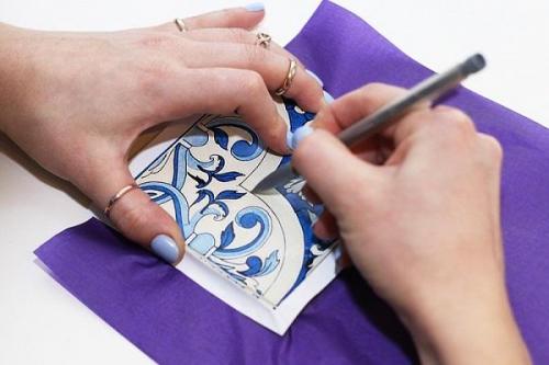 Как создать сложные композиции и рисунки с помощью акриловых красок на керамике. Мастер-класс: роспись на керамической плитке