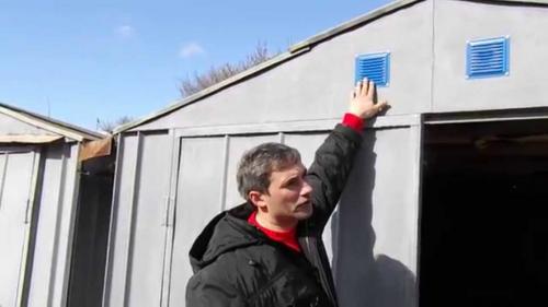 Как обеспечить надлежащую вентиляцию и освещение в гараже из профнастила. Принцип установки естественной вентиляции