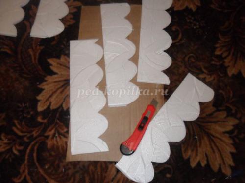 Новогодний домик из пенопласта: легко и быстро своими руками 24 Новогодний домик из пенопласта: легко и быстро своими руками 24