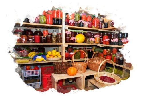 Где лучше хранить заготовки на зиму в квартире. Где хранить овощные заготовки в квартире – полезные идеи и советы