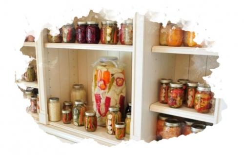 Где лучше хранить заготовки на зиму в квартире. Где хранить овощные заготовки в квартире – полезные идеи и советы