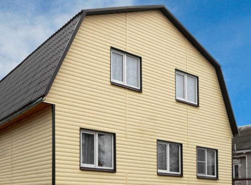 Как выбрать подходящую технологию и материалы для отделки фронтона частного дома. Виниловый сайдинг для фронтона