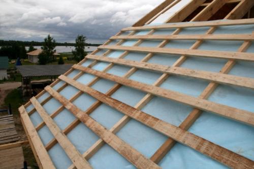 Крыша гаража из профнастила своими руками. Профнастил для крыши гаража: плюсы и минусы 09