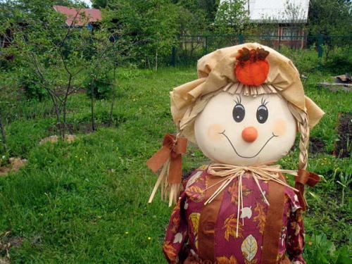 Какие дополнительные элементы можно добавить к голове для пугала, чтобы она выглядела более страшной. Пугало огородное крик. Страшная красота, или пугало огородное своими руками. Пошаговая инструкция создания садового чучела
