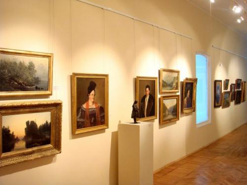 Как повесить картину на леску. Зачем дырявить стены? Как повесить картину или фото без сверления