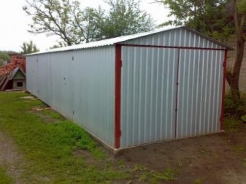 Как правильно обшить основание гаража профлистом. Особенности: плюсы и минусы 04