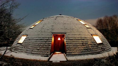 Как выбрать подходящий дизайн купольного дома из пенопласта. Достоинства и недостатки купольных домов