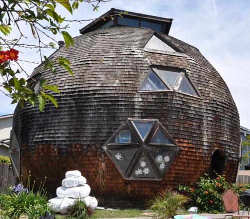 Как выбрать подходящий дизайн купольного дома из пенопласта. Достоинства и недостатки купольных домов