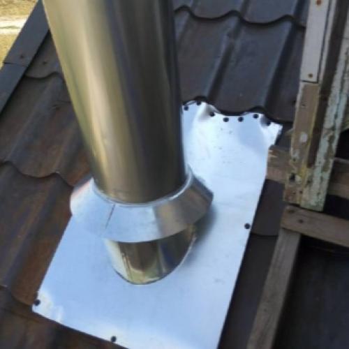 Как правильно вывести трубу через крышу. Вывод дымохода через утепленную крышу 10 Как правильно вывести трубу через крышу. Вывод дымохода через утепленную крышу 10