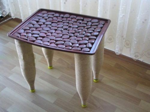 Как склеить пластиковые бутылки для изготовления мебели. Изготовление своими руками мебели из пластиковых бутылок, тонкости процесса. Как сделать кресло своими руками с помощью скотча и пластиковых бутылок Мебель из 5 литровых баклажек