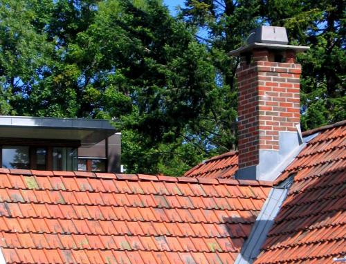 Проход трубы через крышу в бане. Устанавливаем дымоход