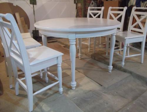 Белые стулья для кухни современный дизайн. Белые стулья – 100 фото лучших современных моделей и особенности их применения в интерьере