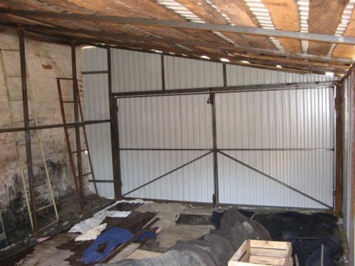 Какую крышу лучше сделать на гараж. Крыша гаража: основные типы крыш для гаража, подбор материалов и идеи дизайна (110 фото)