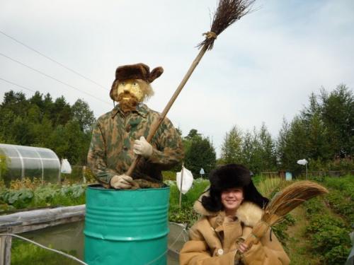 Можно ли использовать картинки пугало огородного для защиты других растений. Пугало в сад — необходимая защита от птиц или необычный декор на загородном участке (фото + видео)