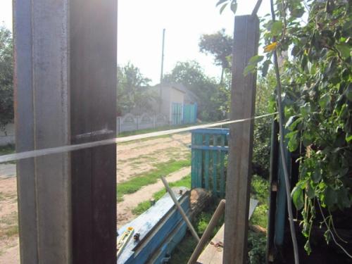 Как обшить ворота гаража профнастилом. Особенности конструкции ворот, обшиваемых листами тонкого металла 11