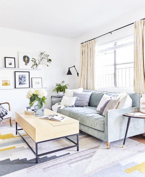 Как расположить картины в гостинной. Картины для гостиной — 130 фото современных идей по сочетанию и оформлению в интерьере