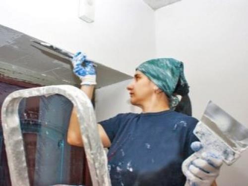 Зачем шпаклевать стены после штукатурки. Что такое шпаклевка стен 08 Зачем шпаклевать стены после штукатурки. Что такое шпаклевка стен 08