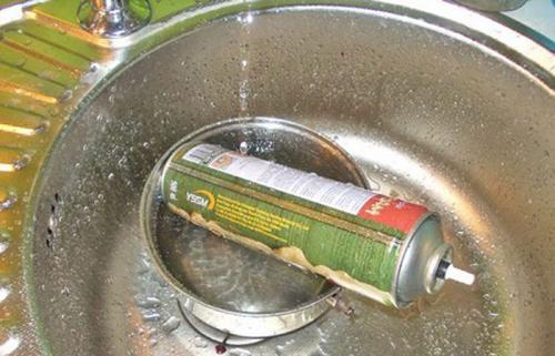 Как правильно установить твердую пену для ванны. Инструкция, как запенить стальную ванну монтажной пеной?