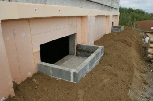 Какие особенности должен иметь приямок для насоса в погребе. Стены