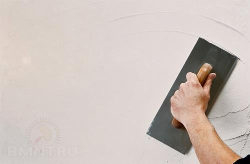 Шпаклевка стен под обои своими руками. Как наносить и выравнивать гипсовый состав 01 Шпаклевка стен под обои своими руками. Как наносить и выравнивать гипсовый состав 01