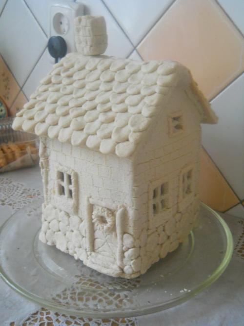 Новогодний домик из пенопласта своими руками. 7 идей новогодних домиков по простым мастер-классам своими руками