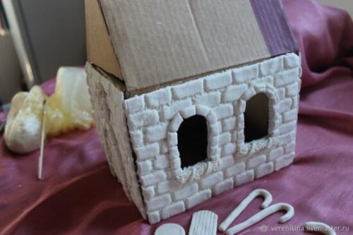 Новогодний домик из пенопласта своими руками. 7 идей новогодних домиков по простым мастер-классам своими руками