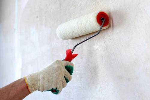 Через сколько можно шпаклевать после штукатурки. Грунтовка стены после штукатурки перед шпаклевкой – зачем нужна, советы и рекомендации по применению