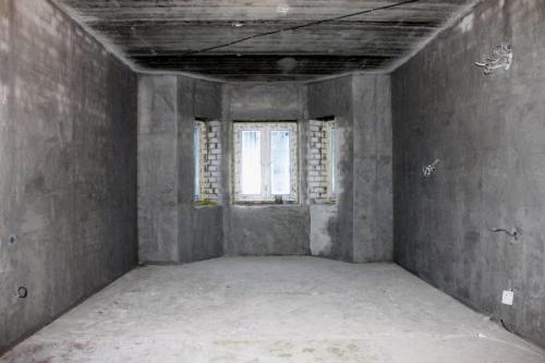 Можно ли шпаклевать не высохшую штукатурку. Чем грозит отделка стен с непросохшей штукатуркой