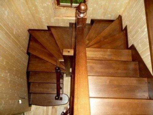 Винтовая лестница на 90 градусов. Расчет винтовой лестницы. Диаметр лестницы и длина ступеней. Определение основных параметров и формы ступеней