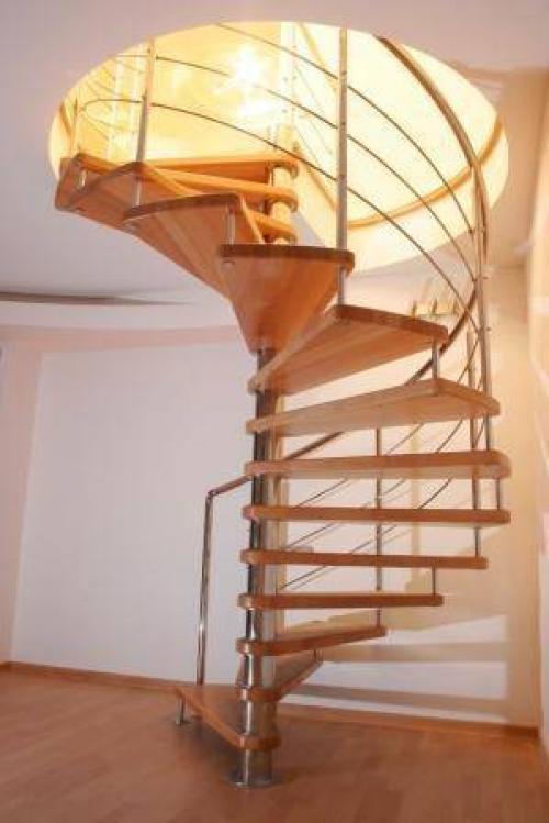 Как сделать винтовую лестницу из дерева. Плюсы и минусы