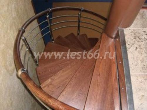 Винтовая лестница из металла на центральном столбе. Все онлайн-курсы в одном месте - Teach&Study! 12