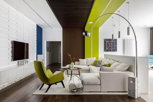 Как красиво разместить картины в гостиной: советы и идеи 09