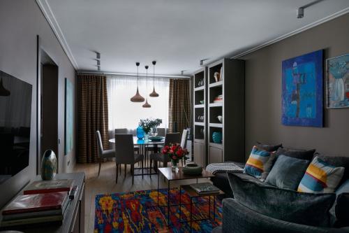 Как выбрать идеальную картину для вашей гостиной 14