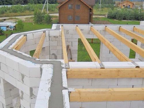 Перекрытия из бруса в газобетонном доме. Преимущества деревянных перекрытий