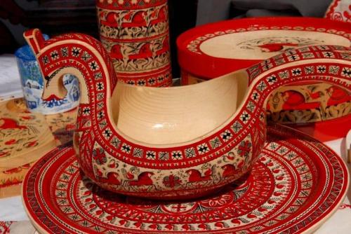Современная роспись по дереву. Основные виды росписи по дереву