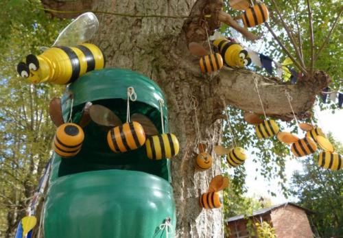 Поделки из пластиковых бутылок в школу. Поделки из пластиковых бутылок своими руками: ТОП-100 фото лучших идей для начинающих мастеров