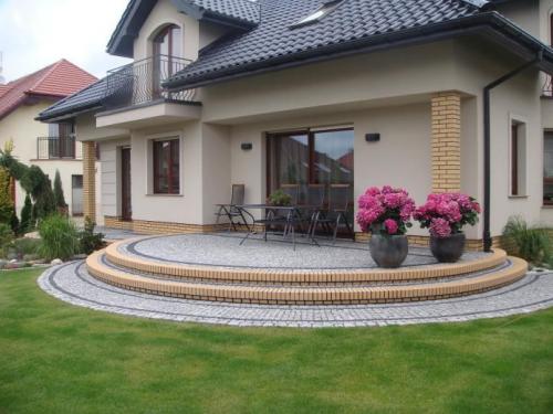 Проекты крыльца загородного дома. От царевича до портного: крыльцо для частного дома (фото, фен-шуй советы и секреты строителей) 22