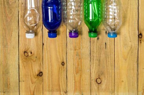 Мебель из пластиковых бутылок. Дачная мебель из пластиковых бутылок: антикризисный дизайн